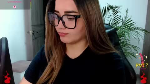 Snapshot of lucia_star_ chatting on May 23, 3:01 am lucia star online show from May 23, 3:01 am