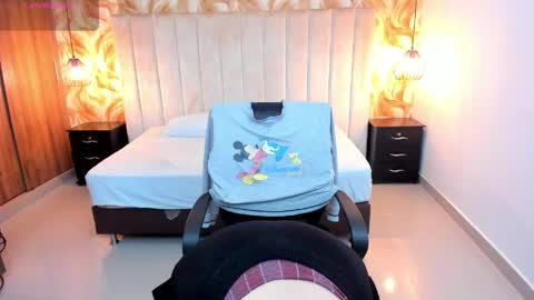 Snapshot of lucia_vonne chatting on May 6, 6:46 pm Lucia Vonne online show from May 6, 6:46 pm