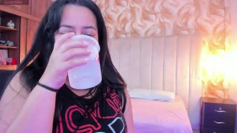 Snapshot of lucia_vonne chatting on May 18, 10:15 pm Lucia Vonne online show from May 18, 10:15 pm