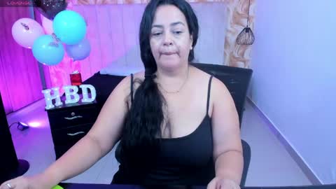Snapshot of lucia_vonne chatting on May 30, 7:44 pm Lucia Vonne online show from May 30, 7:44 pm