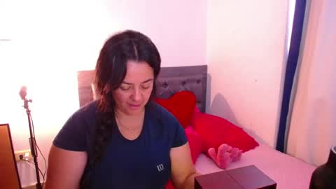 Snapshot of lucia_vonne chatting on June 4, 8:48 pm Lucia Vonne online show from June 4, 8:48 pm