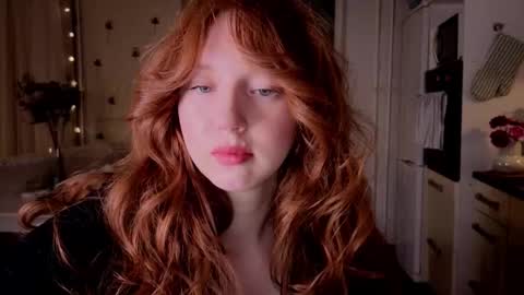 Snapshot of luciacoy chatting on December 18, 6:14 pm Lucia online show from December 18, 6:14 pm