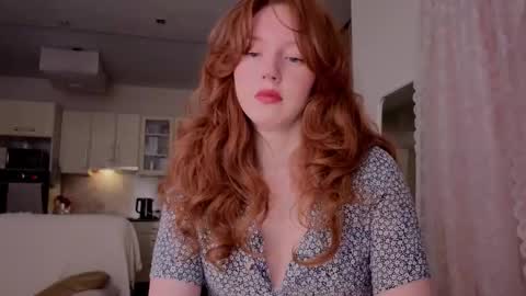 Snapshot of luciacoy chatting on February 7, 5:27 pm Lucia online show from February 7, 5:27 pm