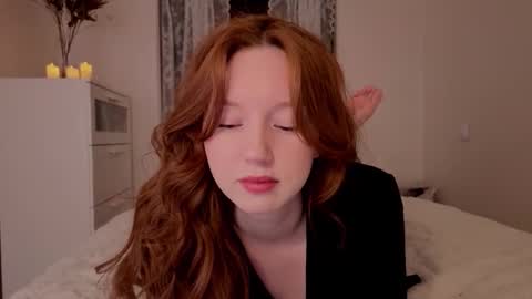 Snapshot of luciacoy chatting on March 4, 8:04 pm Lucia online show from March 4, 8:04 pm