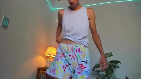 Snapshot of lucian_davii chatting on April 26, 2:15 pm Pirulo online show from April 26, 2:15 pm