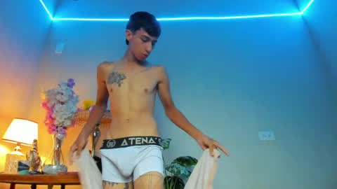Snapshot of lucian_davii chatting on April 29, 3:05 pm Pirulo online show from April 29, 3:05 pm