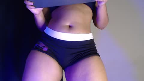 Snapshot of luciana_keating chatting on December 18, 4:39 pm luciana online show from December 18, 4:39 pm