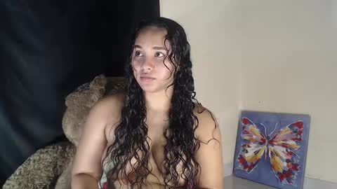 Snapshot of luciana_keating chatting on February 23, 9:59 pm luciana online show from February 23, 9:59 pm