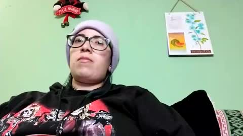 Snapshot of lucianacapisce chatting on February 17, 4:09 am Dani 3 online show from February 17, 4:09 am