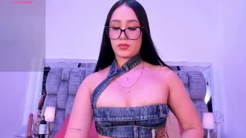 Snapshot of lucianavlezz chatting on July 9, 8:13 pm Luciana online show from July 9, 8:13 pm