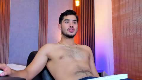 Snapshot of luciano_vitale_ chatting on June 26, 1:04 pm Luciano online show from June 26, 1:04 pm