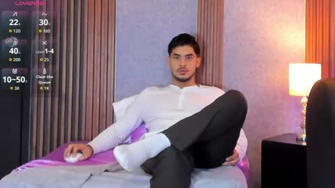 Snapshot of luciano_vitale_ chatting on July 2, 12:22 pm Luciano online show from July 2, 12:22 pm