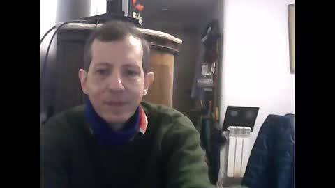 Snapshot of lucianoaxel chatting on May 19, 4:46 pm Luciano online show from May 19, 4:46 pm
