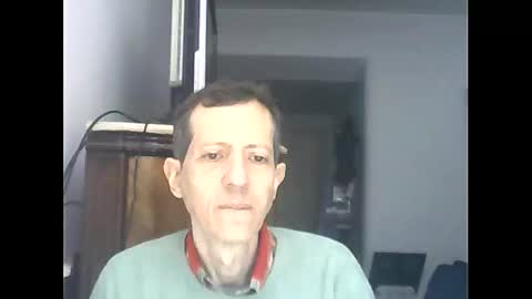 Snapshot of lucianoaxel chatting on May 24, 8:14 pm Luciano online show from May 24, 8:14 pm