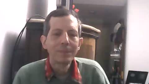 Snapshot of lucianoaxel chatting on May 30, 1:57 am Luciano online show from May 30, 1:57 am