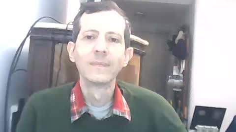 Snapshot of lucianoaxel chatting on June 1, 1:29 am Luciano online show from June 1, 1:29 am