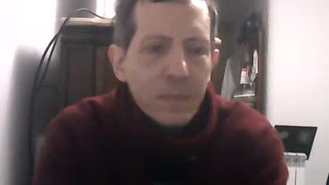 Snapshot of lucianoaxel chatting on July 6, 1:46 am Luciano online show from July 6, 1:46 am