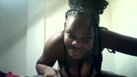 Snapshot of luciaresa chatting on July 8, 1:43 am luciaresa online show from July 8, 1:43 am