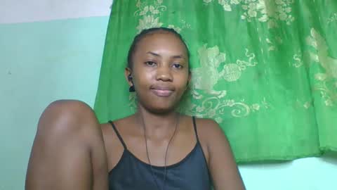 Snapshot of lucie196645 chatting on April 26, 4:48 pm lucie196645 online show from April 26, 4:48 pm