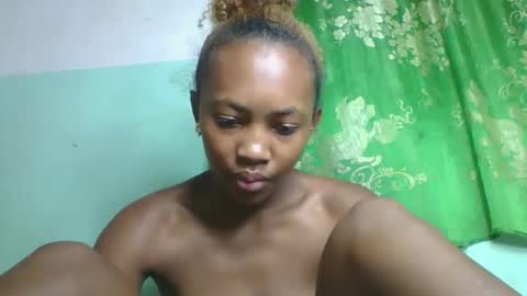 Snapshot of lucie196645 chatting on May 9, 2:39 am lucie196645 online show from May 9, 2:39 am