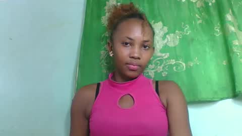 Snapshot of lucie196645 chatting on May 11, 2:45 pm lucie196645 online show from May 11, 2:45 pm