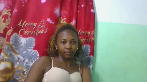 Snapshot of lucie196645 chatting on May 26, 6:09 am lucie196645 online show from May 26, 6:09 am