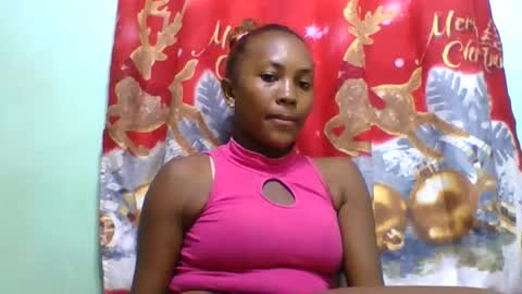 Snapshot of lucie196645 chatting on May 29, 10:46 am lucie196645 online show from May 29, 10:46 am