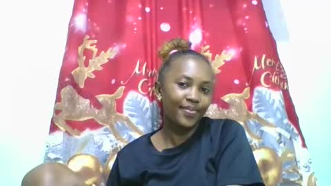 Snapshot of lucie196645 chatting on May 30, 7:33 pm lucie196645 online show from May 30, 7:33 pm