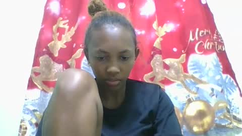 Snapshot of lucie196645 chatting on May 31, 11:28 am lucie196645 online show from May 31, 11:28 am