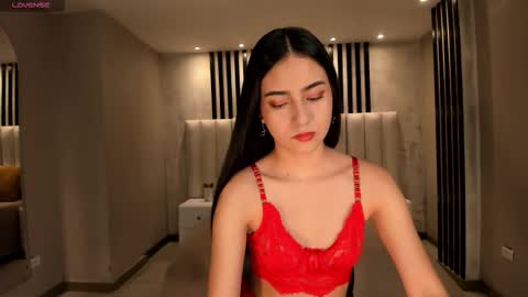 Lucie Martin online show from March 2, 7:10 pm