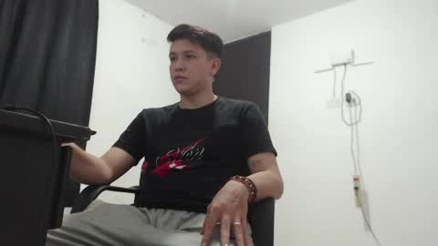 Snapshot of lucifeeer_666 chatting on April 24, 7:49 pm Fernando online show from April 24, 7:49 pm
