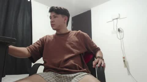 Snapshot of lucifeeer_666 chatting on April 26, 8:28 pm Fernando online show from April 26, 8:28 pm