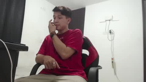 Snapshot of lucifeeer_666 chatting on May 2, 7:41 pm Fernando online show from May 2, 7:41 pm