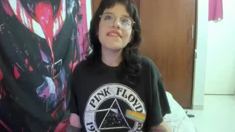 camila online show from December 17, 5:24 am