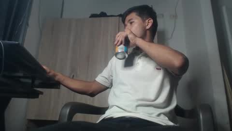 Snapshot of lucifferr_ chatting on October 1, 6:52 am leonel online show from October 1, 6:52 am