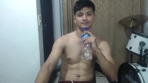 Snapshot of lucifferr_ chatting on December 17, 1:11 am leonel online show from December 17, 1:11 am