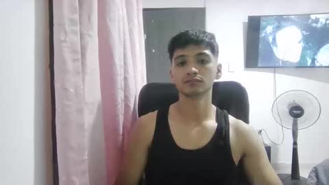 Snapshot of lucifferr_ chatting on February 1, 11:58 pm leonel online show from February 1, 11:58 pm