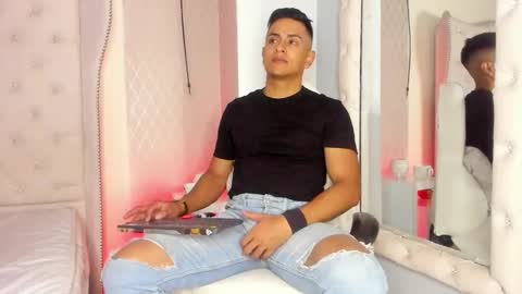 Leo online show from February 10, 11:25 am