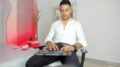 Leo online show from April 10, 12:10 pm