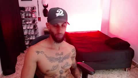 Snapshot of luciifer_hills chatting on December 6, 6:39 pm luciifer_hills online show from December 6, 6:39 pm