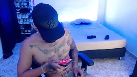 Snapshot of luciifer_hills chatting on March 12, 8:20 pm luciifer_hills online show from March 12, 8:20 pm