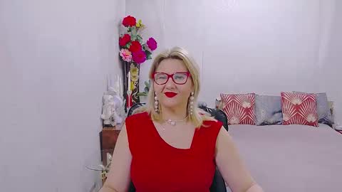 Snapshot of lucillefenlys chatting on January 17, 1:32 am Lucille Fenly online show from January 17, 1:32 am