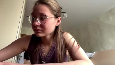 Snapshot of lucindascercy chatting on April 24, 6:16 am Maya online show from April 24, 6:16 am