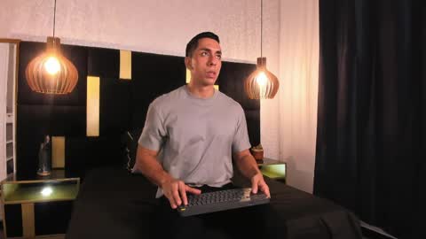 Lucio online show from April 11, 11:47 am