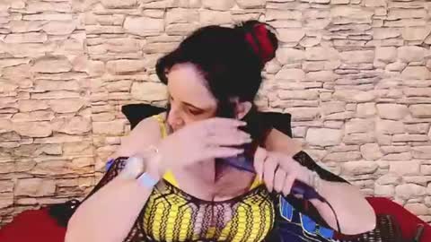 Snapshot of luciousgrace chatting on June 24, 5:28 am Grace online show from June 24, 5:28 am