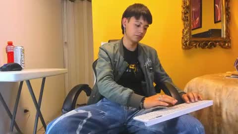 Snapshot of luckk_ chatting on June 25, 4:56 am luckk_ online show from June 25, 4:56 am
