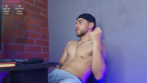 Snapshot of lucky_blessed chatting on May 6, 12:19 am lucky_blessed online show from May 6, 12:19 am