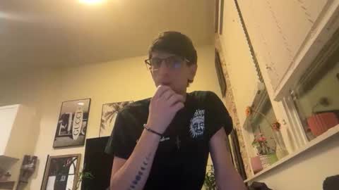 Snapshot of lucky_bme chatting on February 25, 12:42 am lucky_bme online show from February 25, 12:42 am