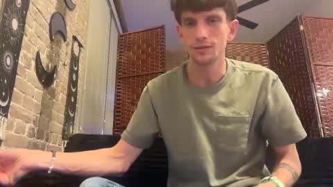 Snapshot of lucky_bme chatting on March 10, 1:10 am lucky_bme online show from March 10, 1:10 am