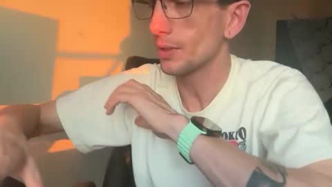 Snapshot of lucky_bme chatting on March 14, 11:54 pm lucky_bme online show from March 14, 11:54 pm